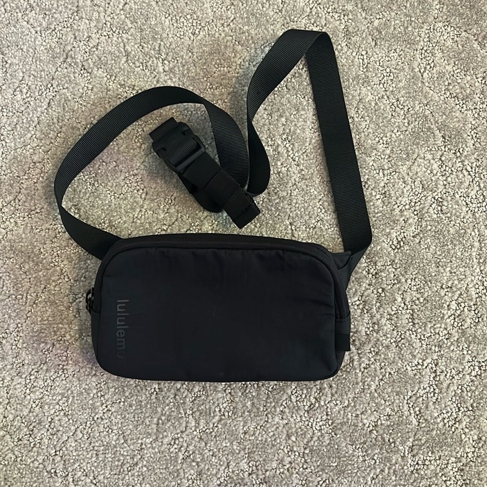Lululemon Mini Belt Bag